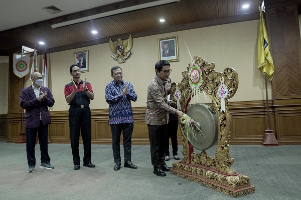 Sekda Badung Buka Seminar dan Pelantikan Bapena DPD PPNI Kabupaten Badung-kabarbalihits