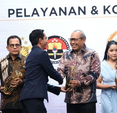 Berhasil Menciptakan Ekosistem Komunikasi, Kementerian ATR/BPN Terima Penghargaan Pelayanan dan Komunikasi Publik dari iNews TV