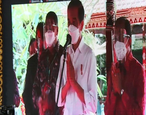 Presiden Jokowi Tinjau Vaksinasi Massal Di Gedung Kesenian I Ketut Maria Tabanan-kabarbalihits