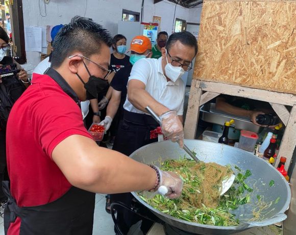 Jaya Negara Buka Dapur Umum Gotong Royong Denpasar, Sehari Siapkan 1.000 Paket Nasi