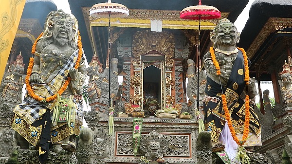 Pujawali di Pura Saptagiri Kencana “Pura Untuk Memuja 7 Gunung di Bali”-kabarbalihits